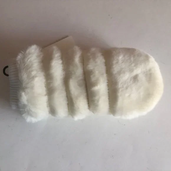 UGG Faux Fur Mittens. NWT. Size: Small/Medium